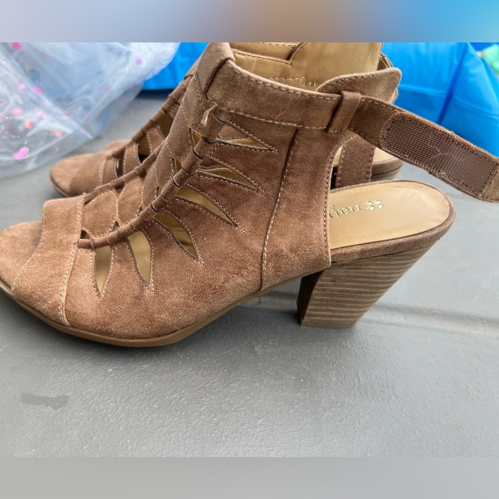 Women’s shoes
